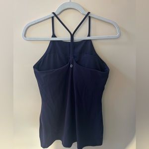 Women’s Lululemon tank